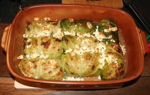Wirsingrouladen mit Couscousfüllung aus dem Backofen