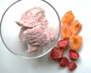 Eis und gefrorene Früchte