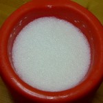 eiskalte, geschäumte Milch