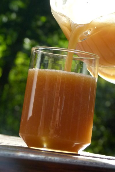 Apfelsaft im Glas