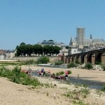 Nevers mit Brücke und Booten