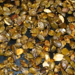 Kuchenblech mit karamellisierten Kürbiskernen