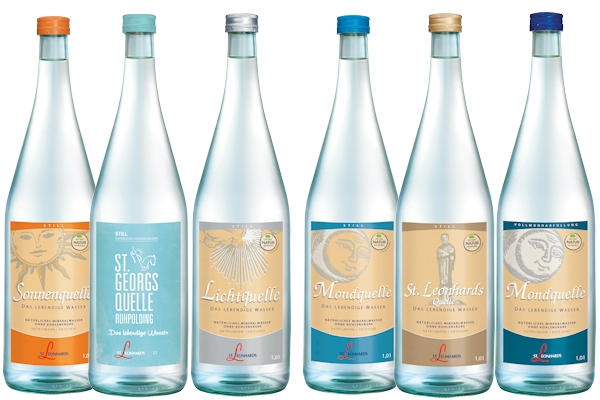 6 Flaschen mit St. Leonhards Mineralwasser