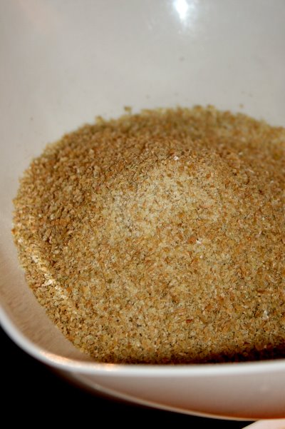 Tofu-Grünkern-Kugeln: Geschrotteter Grünkern roh