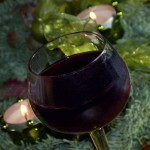 Französischer Bio-Rotwein im Glas