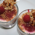 Himbeerdessert in Schälchen