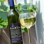 Bio-Weisswein Grauer Burgunder Flasche mit Glas