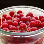 Rote Johannisbeeren im Weckglas gefroren