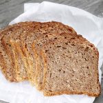 Bio-Dinkel-Keimbrot in Scheiben