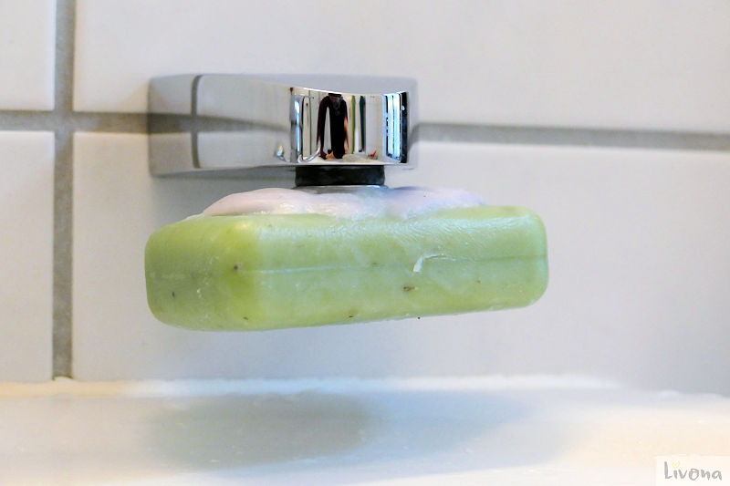 magnetischer Seifenhalter mit Seifenstück
